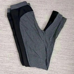 Dark gray and black workout leggings S